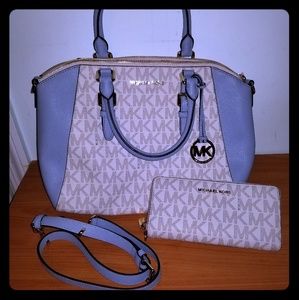 💕 NWOT Michael Kors Ciara *pale blue/vanilla 💕